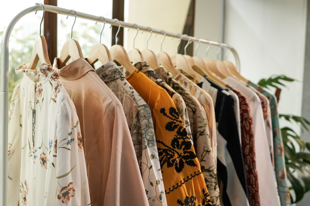How to Shop for Fashionable Clothes in a Boutique
